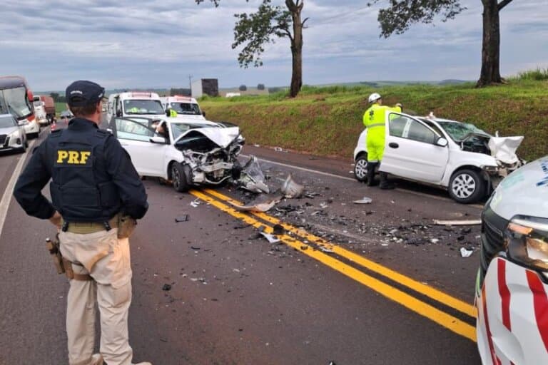 Mãe e filho morrem em colisão frontal na BR-277 em Céu Azul